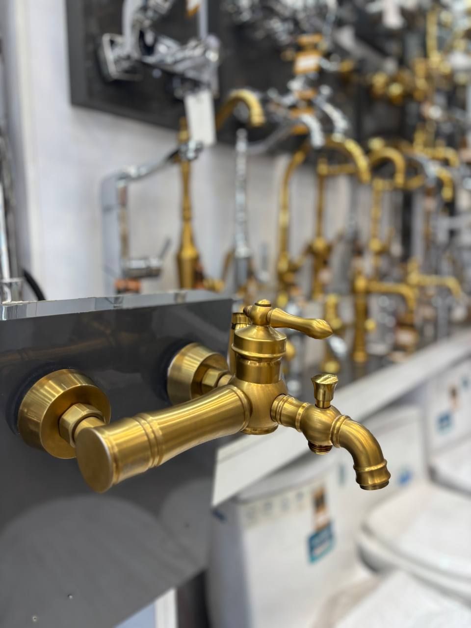 IMG_20251022_152021_397 شیر حمام مدل آراد طلا مات - Image 1