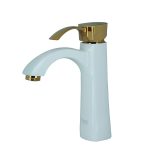 شیر روشویی شادمهر مدل دنیز سفید طلا با طراحی مدرن و جزئیات طلایی، مناسب سرویس بهداشتی لوکس.