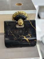 جا دستمال کاغذی دیواری مشکی طلایی – مناسب سرویس بهداشتی لوکس