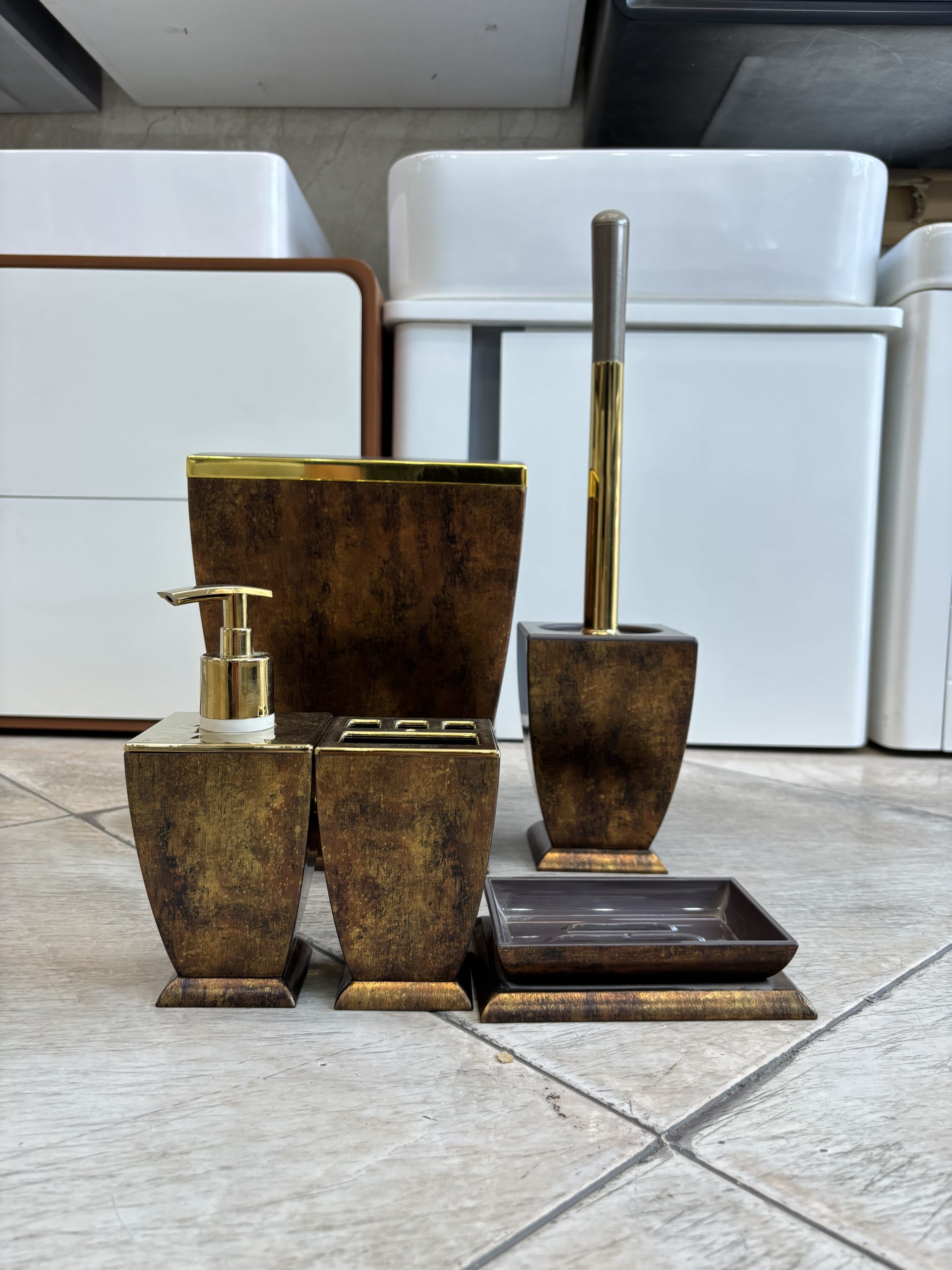 IMG_1379 ست سرویس بهداشتی 5 پارچه آوا پتینه طلایی هارمونی - Image 1